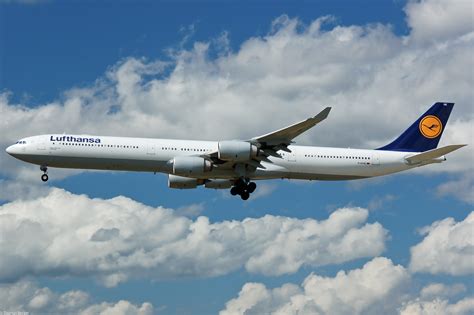 Airbus A340.